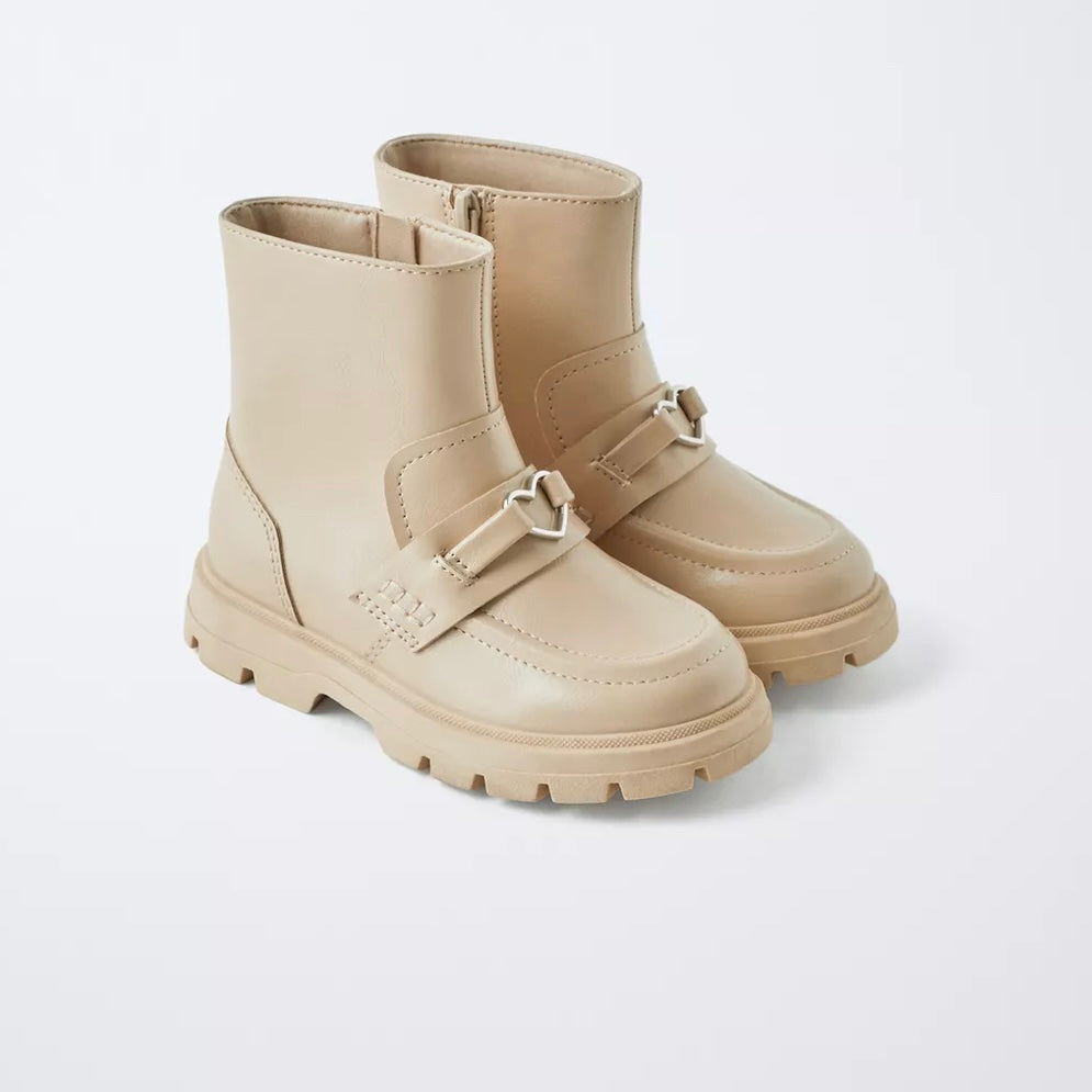 Bota Adorno